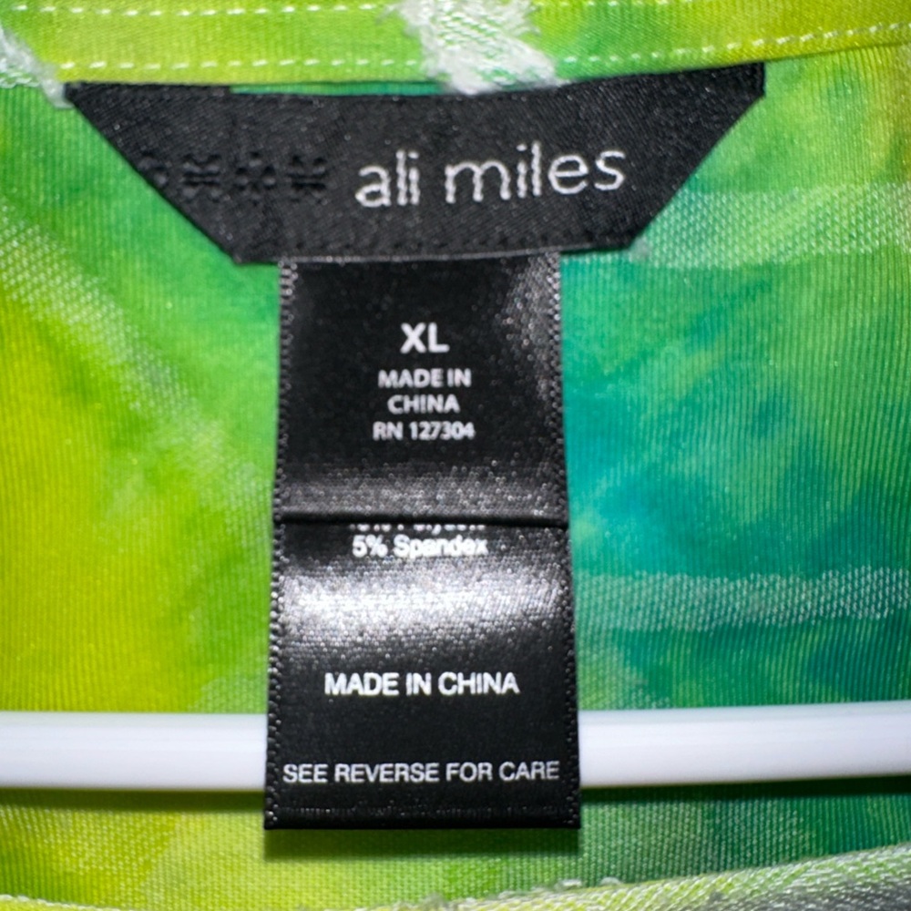 Ali Miles like new pullover Green and Blue Tie-Dye Top Size in a size XL - Picture 2 of 11